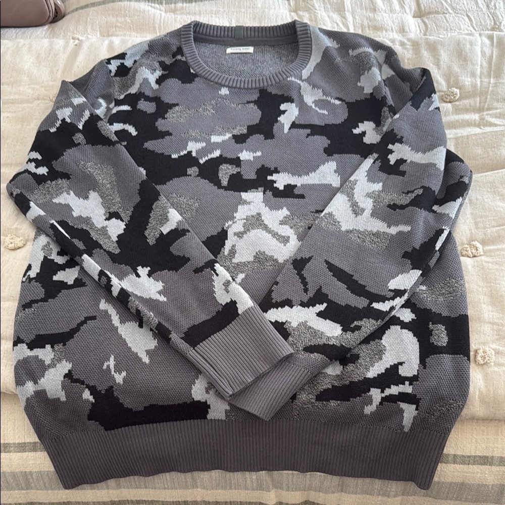 NWT- Men’s Tommy John camo sweater